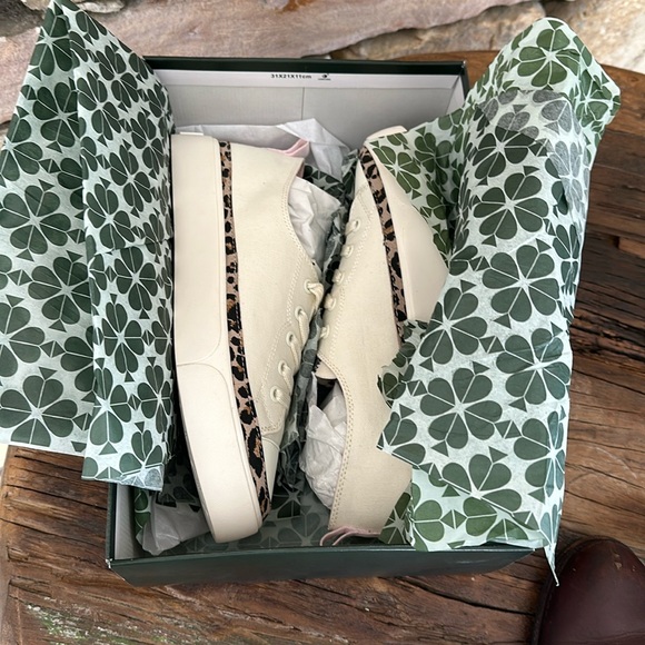 NWT Kate Spade Kaia sneakers in box - Picture 11 of 16